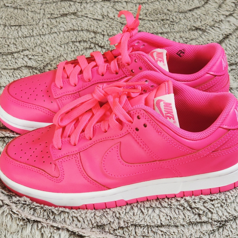 🔥 Nike Dunk Low "Hyper Pink" Women's - Rare Barbiecore Aesthetic - Size 7 - Picture 5 of 6